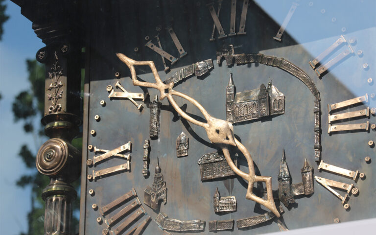 Wappenuhr 3 768x480